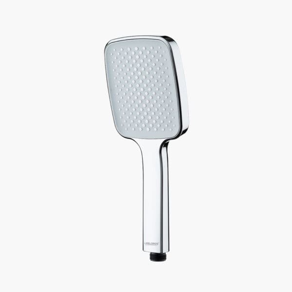 Beyaz zemin üzerinde dokulu püskürtme yüzeyi ve kısa saplı taşınabilir el duş başlığı.