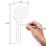 한 손이 너비 11cm, 길이 24.5cm로 표시된 휴대용 샤워헤드 그림을 그립니다.